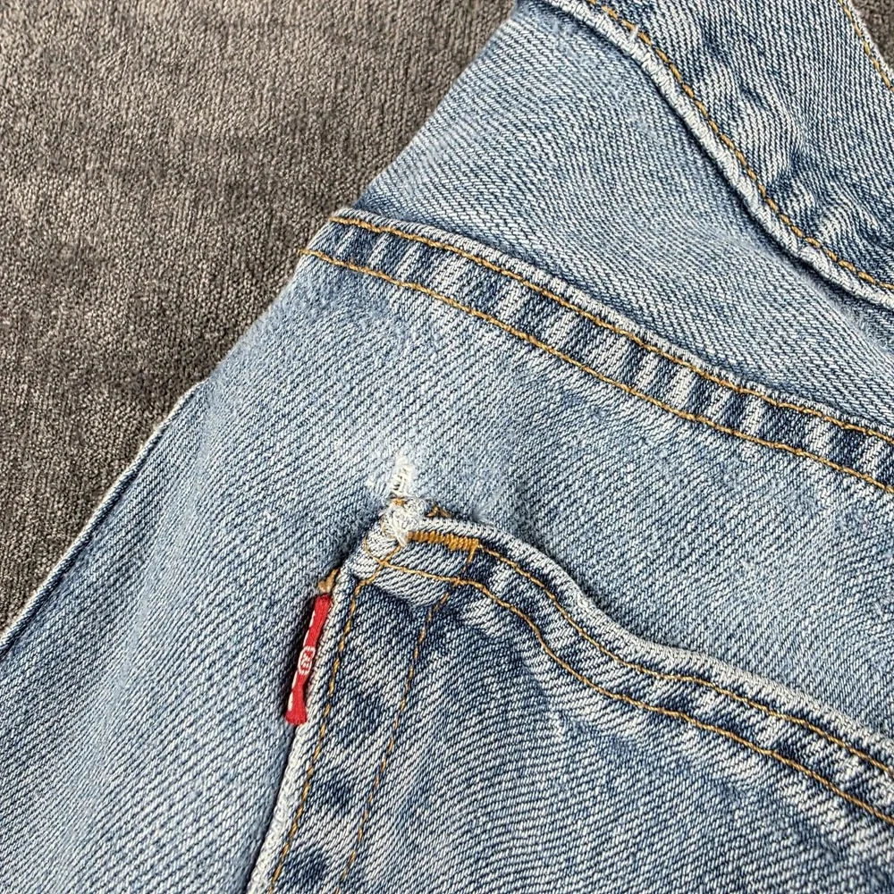 Levis light dirt